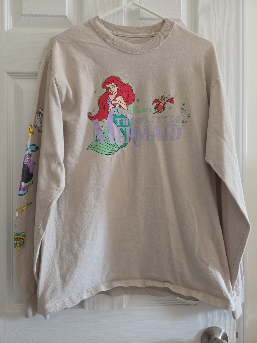 Disney Little Mermaid Ariel Characters Long Sleeve Graphic Tee Medium